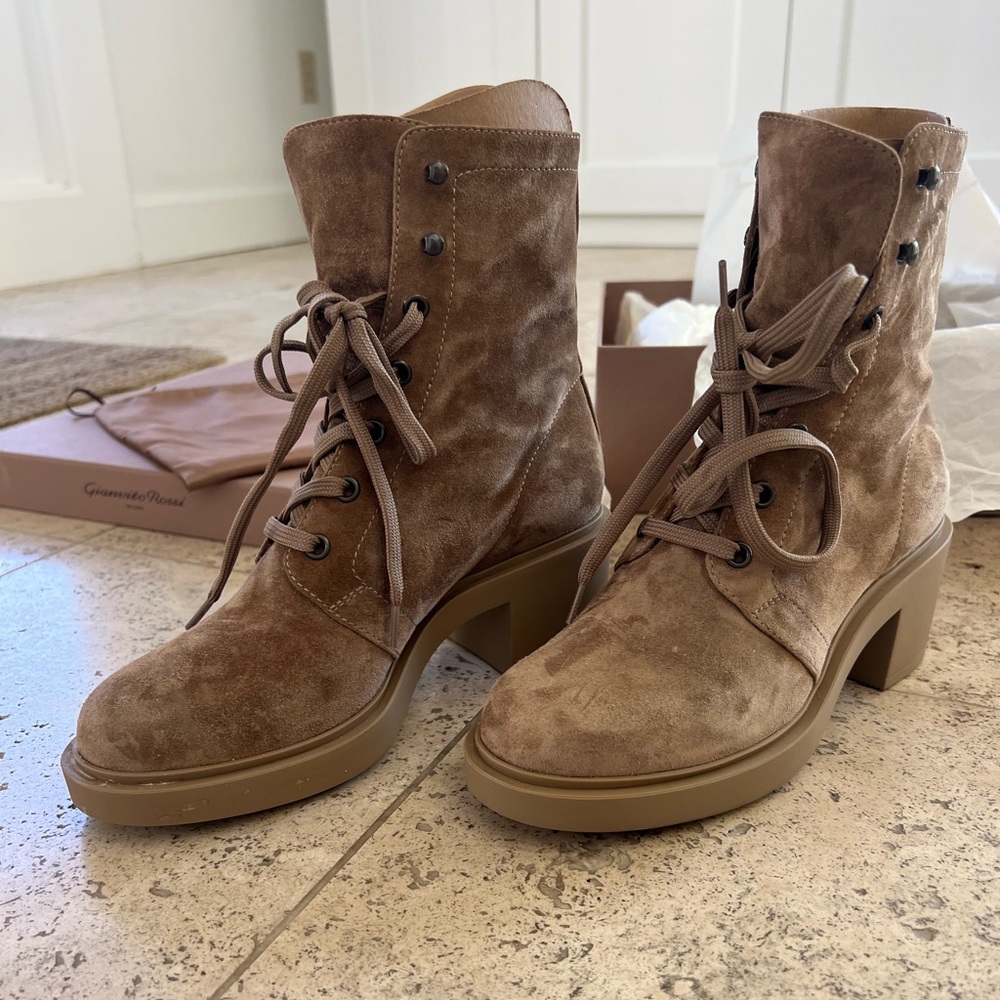 Gianvito Rossi Lace up Boots